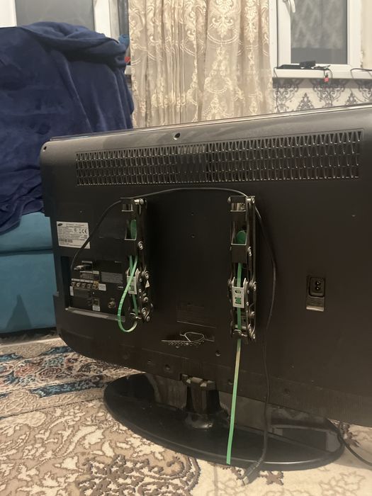 ноутбук и телевизор