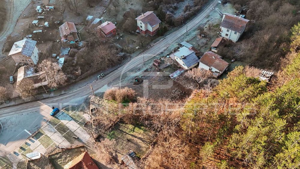 Парцел за продажба в с. Калотина