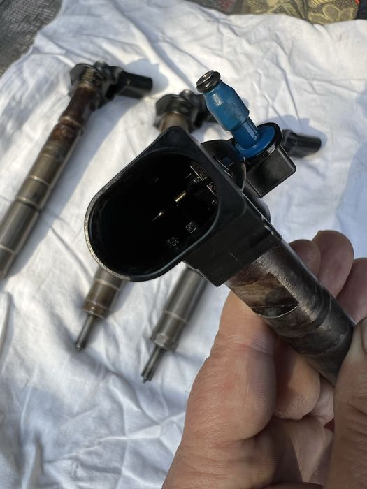 Продам форсунки дизельные 33800-2F000 на Санта фе