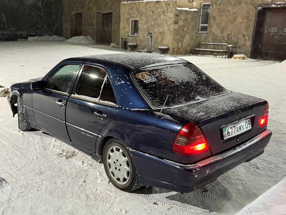 Mersedes-Benz C200 W202