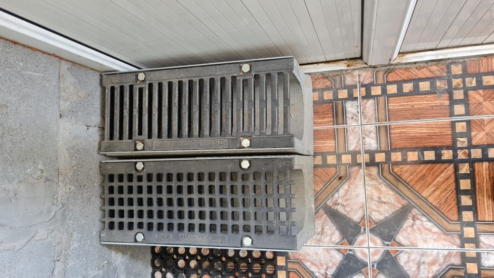 бетонные арыки с решетками чугунными