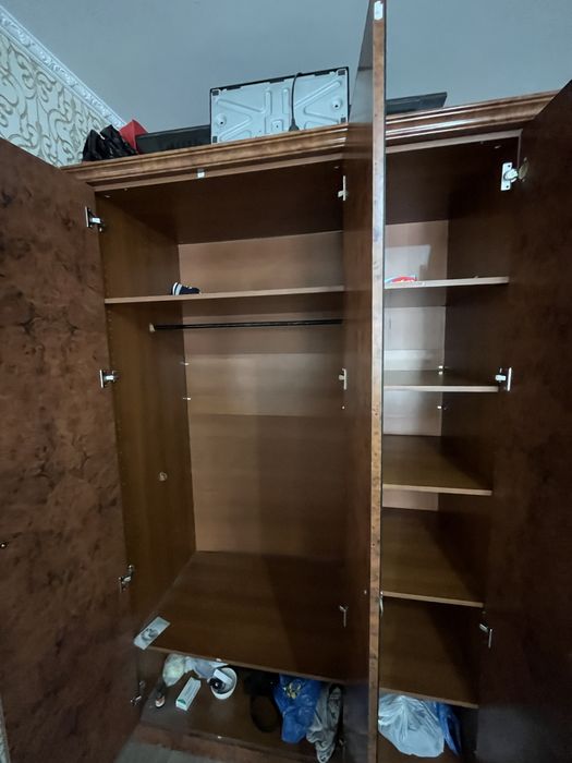 Продам шкаф с тумбочками