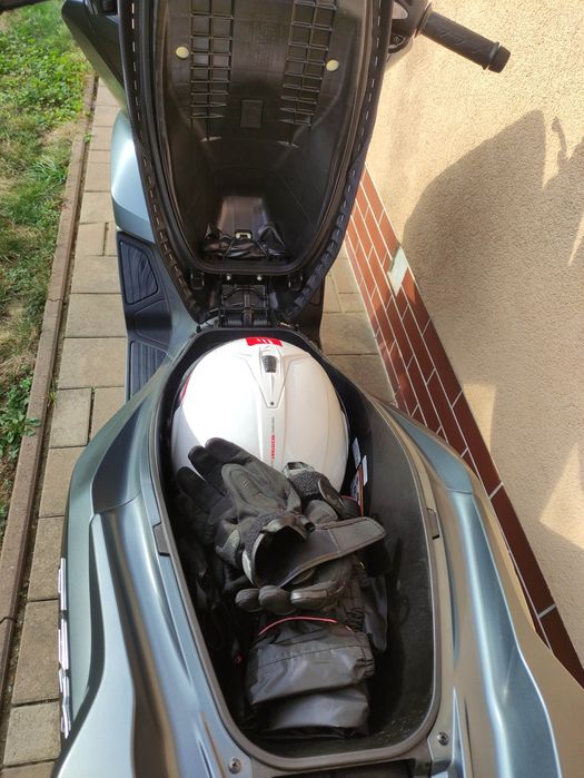 Vând honda pcx dx 125cc model 2025