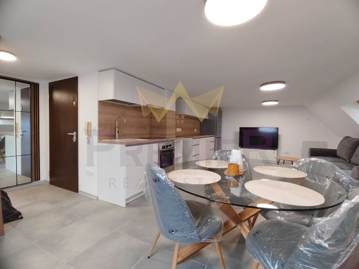 Продава се Двустаен апартамент в Бургас, Възраждане - 91 кв.м за 1814 €/кв.м - Снимка #11