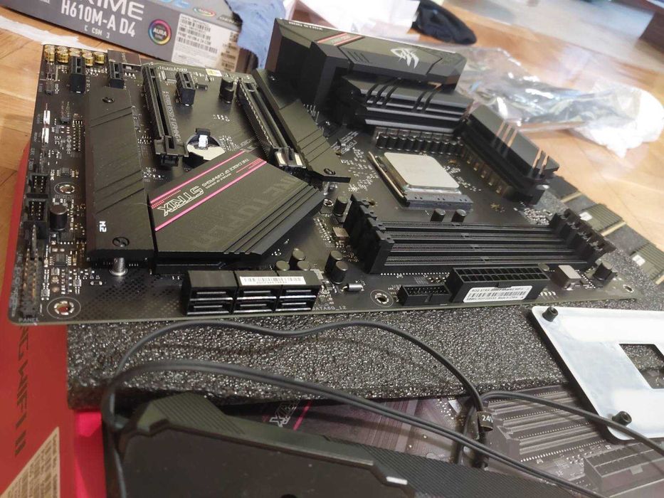 AMD Ryzen 7 5700X3D + Asus Rog StriX B550-F Gaming Wi-Fi II