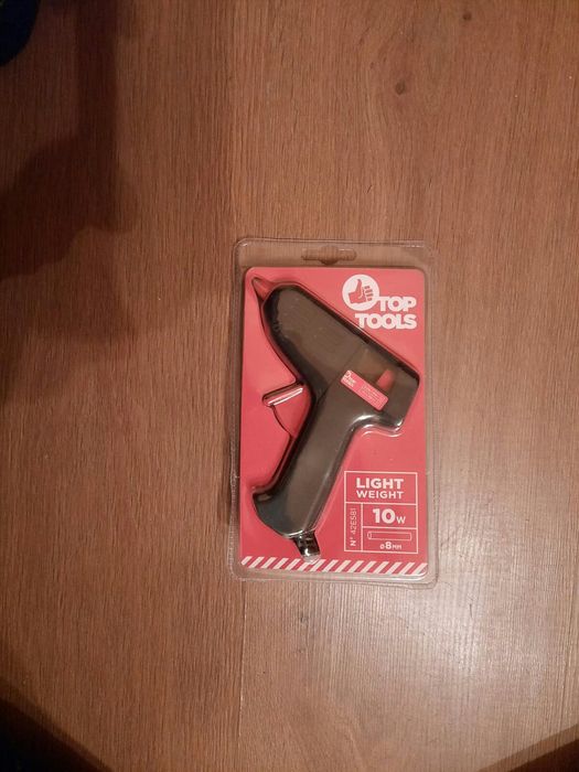 Pistol de lipit cu silicon cald