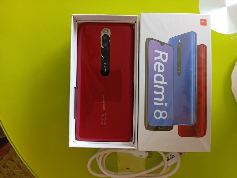 Redmi 8 мобильный продам.
