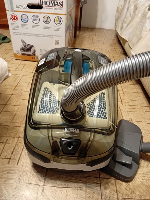 Пылесос моющий Tomas