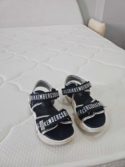 Сандали обувки страхотни