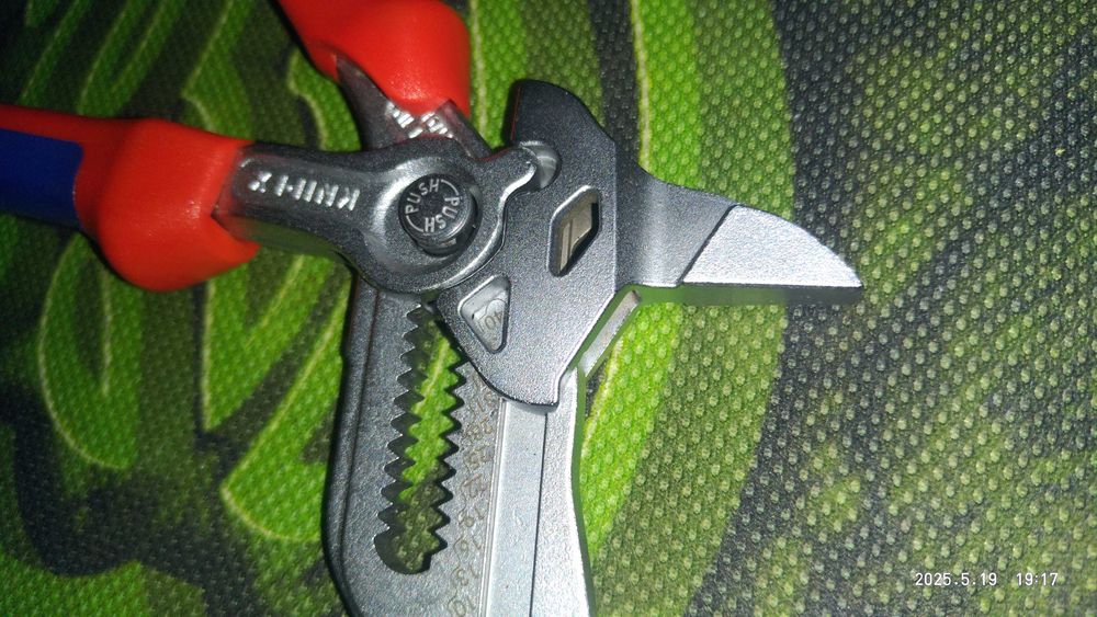 Переставной ключ KNIPEX 180мм