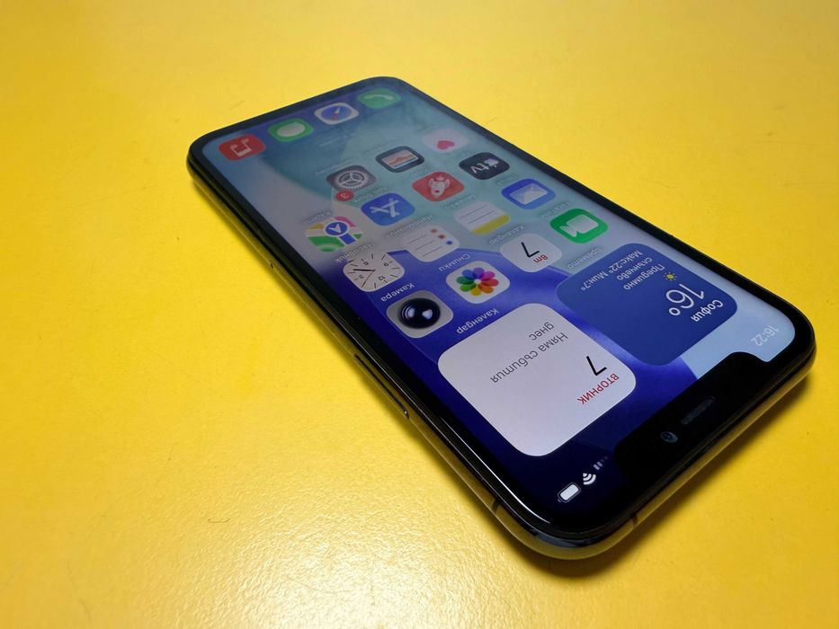 Смартфон Apple iPhone 11 Pro 64GB
