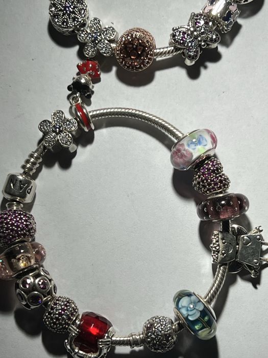 Bratari originale Pandora cu charmuri originale Pandora
