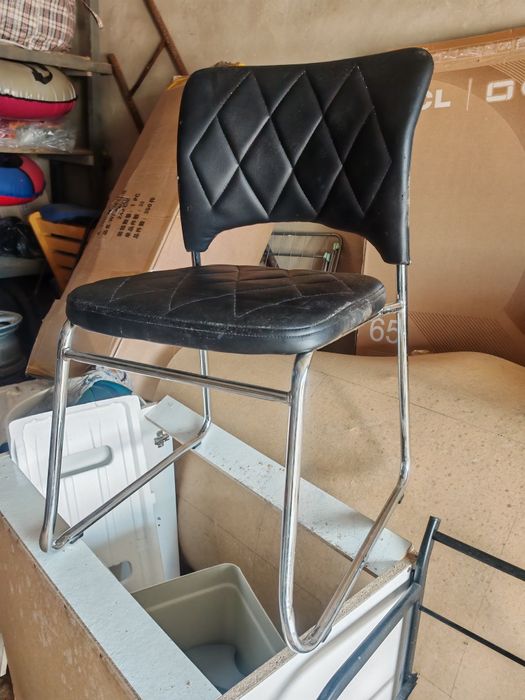 Продам стулья поштучно