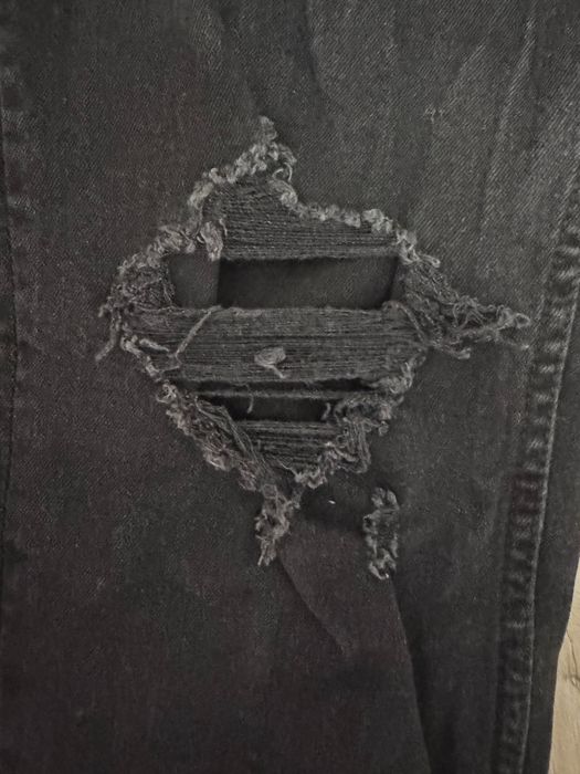 Blugi rupți Bershka, mărimea 36, condiție foarte bună