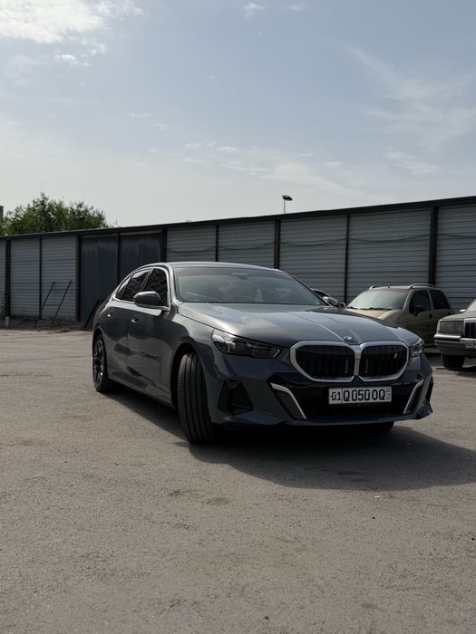 Arenda(nasiya savdo)BMW i5 40Long probeg 21.500 elektr 2024-yil