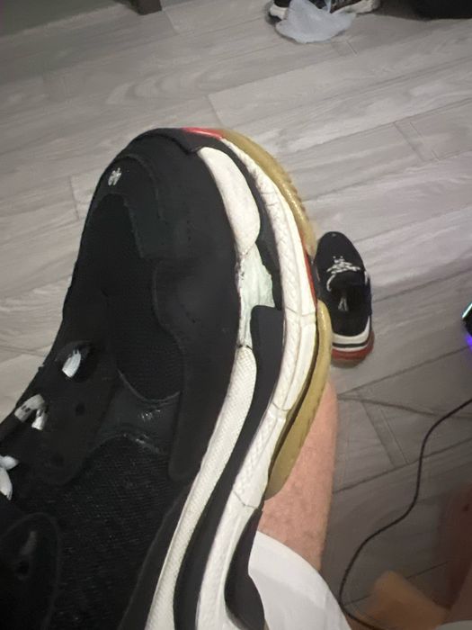 Balenciaga Triple S Black/Red/White - Marime 40 - Conditie buna