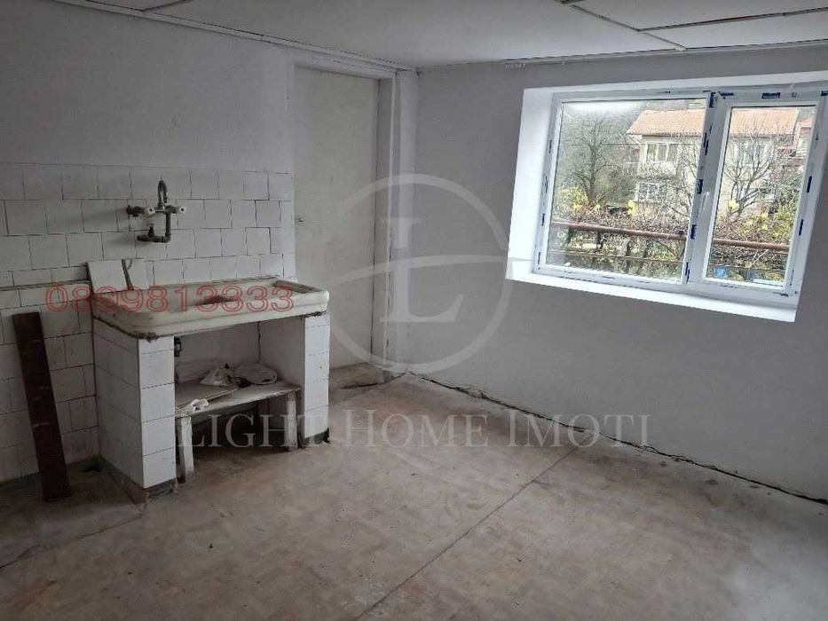 Продава се Къща в Перущица - 226 кв.м за 143 €/кв.м - Снимка #2