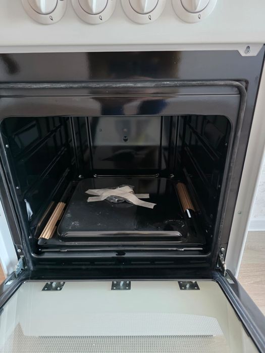 Продам газовую плиту