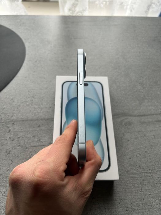 Vand iPhone 15 PERFECT ca NOU