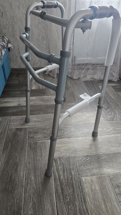 Продам новые ходунки