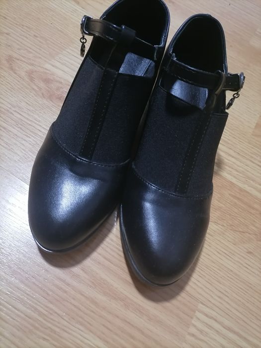 Pantofi eleganți mărime 37