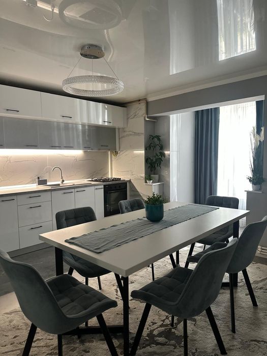 Vând apartament.
