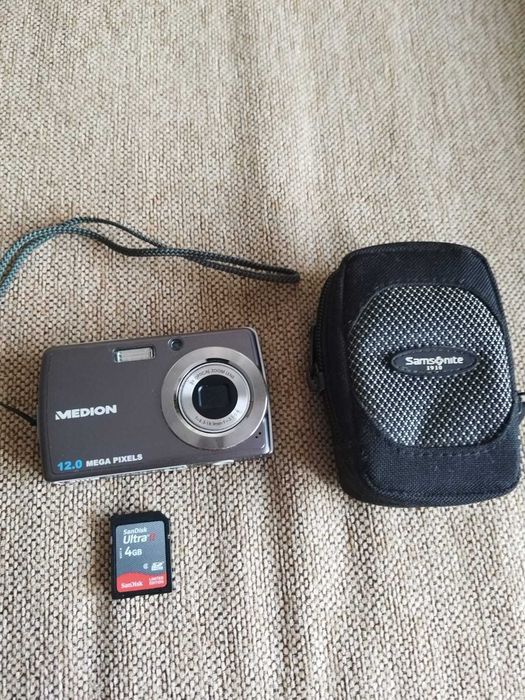 Camera foto video digitala Medion imprima ora si data 12 Megapixel
