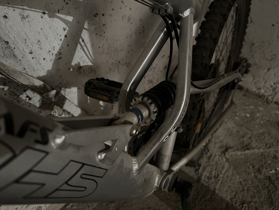 Bicicleta DHS - discuri frane, 18 viteze