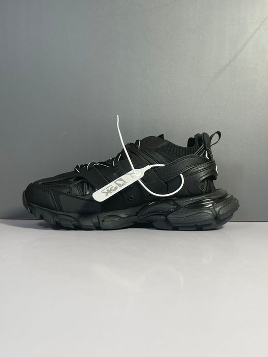 Balenciaga track led