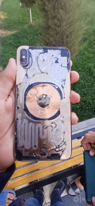 Iphon xs max  256 xotirasi