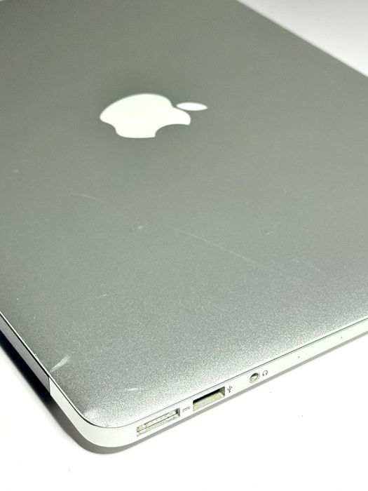MacBook  Air i5 13-inch