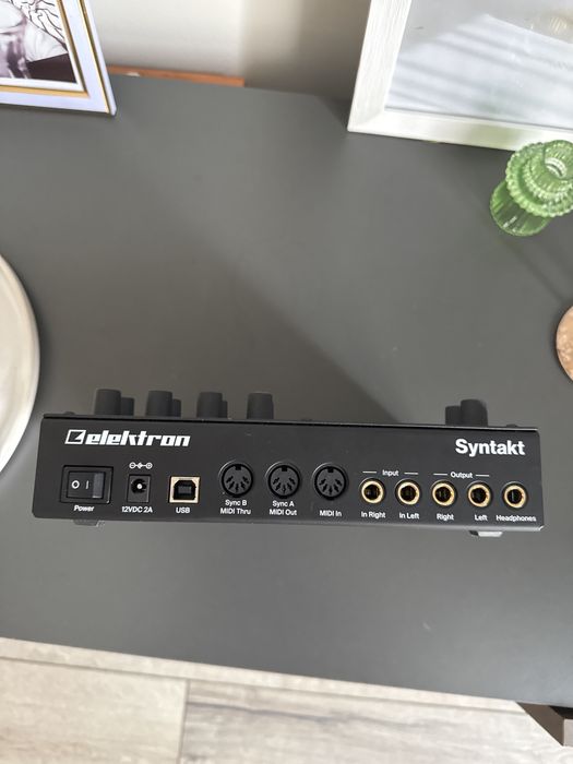 Elektron Syntakt синтезатор