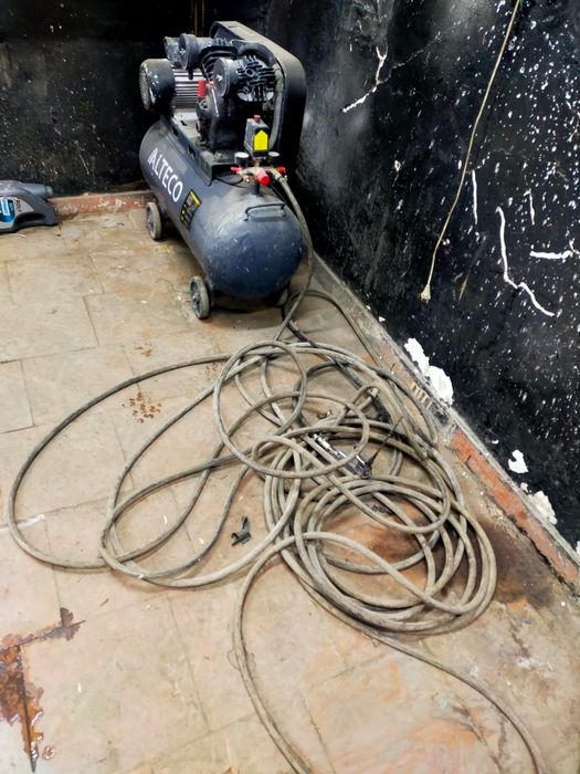 Компрессор с пистолетами