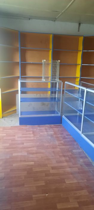 Продам витрину для магазина