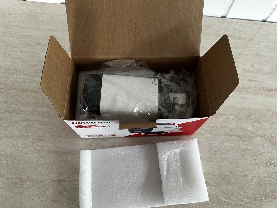 Camera de supraveghere HIKVISION nouă