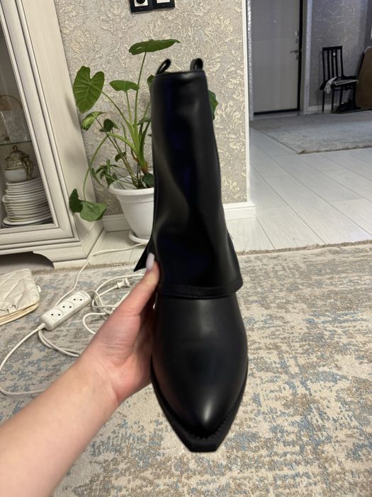 Сапоги жап жаңа әдемі