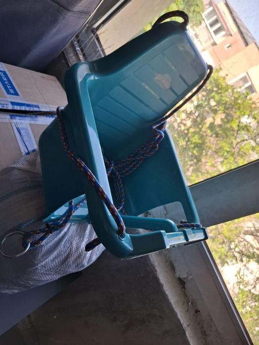 Vand motoreta și leagan copii