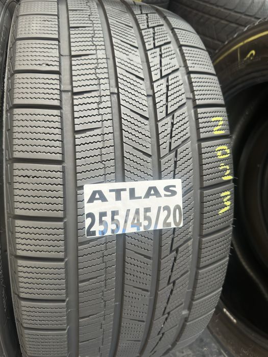 255/45/20 atlas mixte