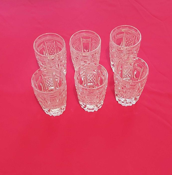 Рюмки хрустальные двух видов