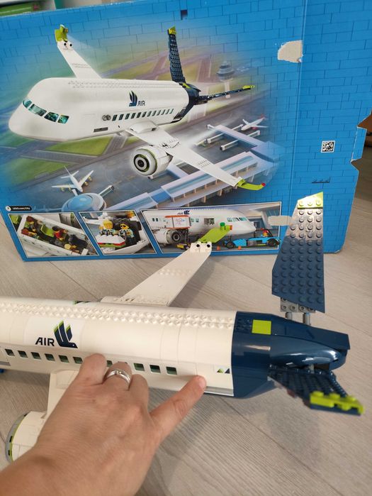 Lego, Avion de pasageri 60367, 913 piese