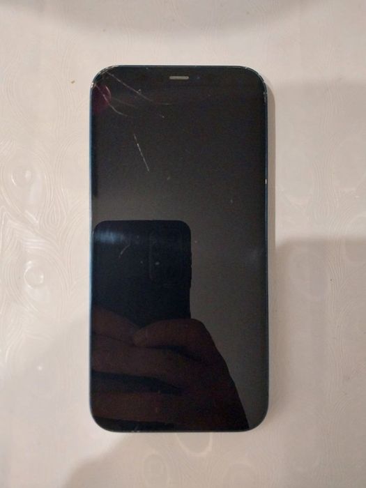 Айфон 12 и Iphone 12