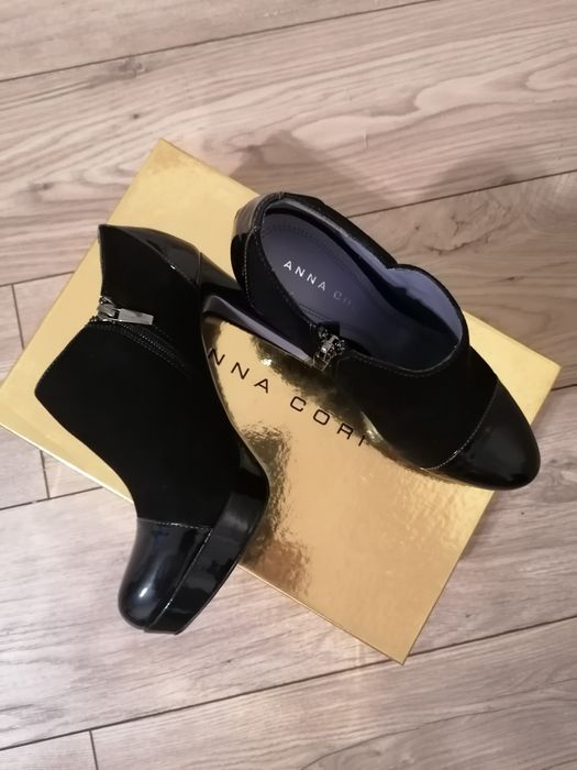 Botine piele lăcuită