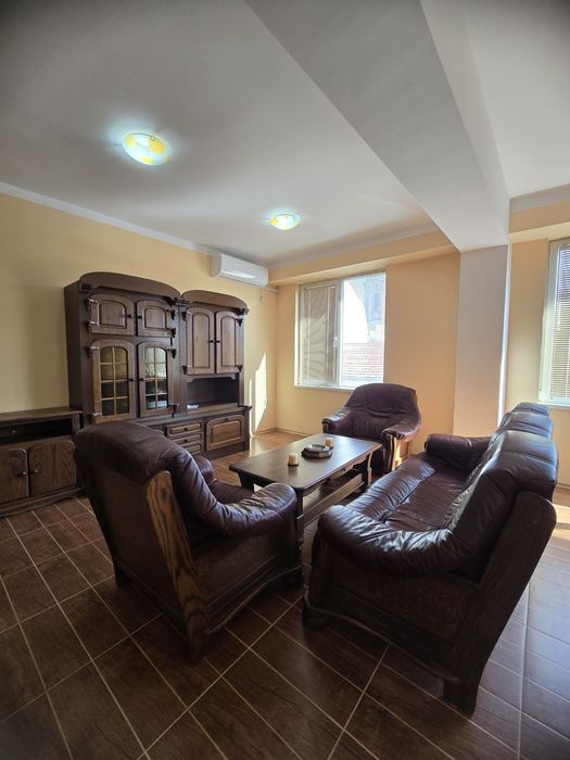 Апартамент/офис за продажба в центъра на Горна Оряховица