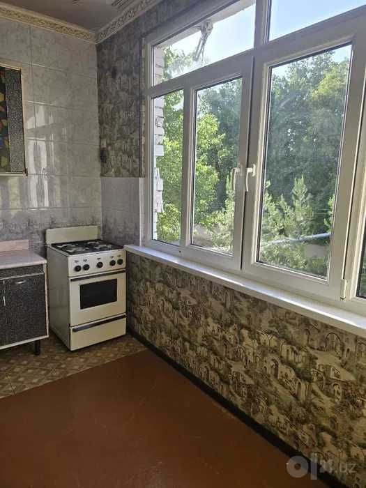 Юнусабад 17, 3в4/2/5 Улучшенка  78м2 Ориентир: Сайрам