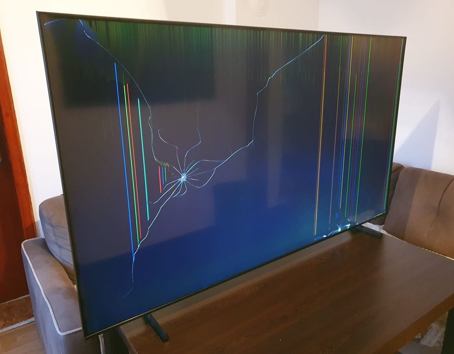 Телевизор - SAMSUNG 65 ИНЧА - QLED - Smart - 4K - Ultra HD !