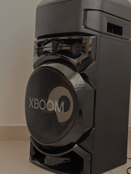 Sistem Audio LG XBOOM – Ca Nou! Bass Puternic, Lumini Party, Bluetooth