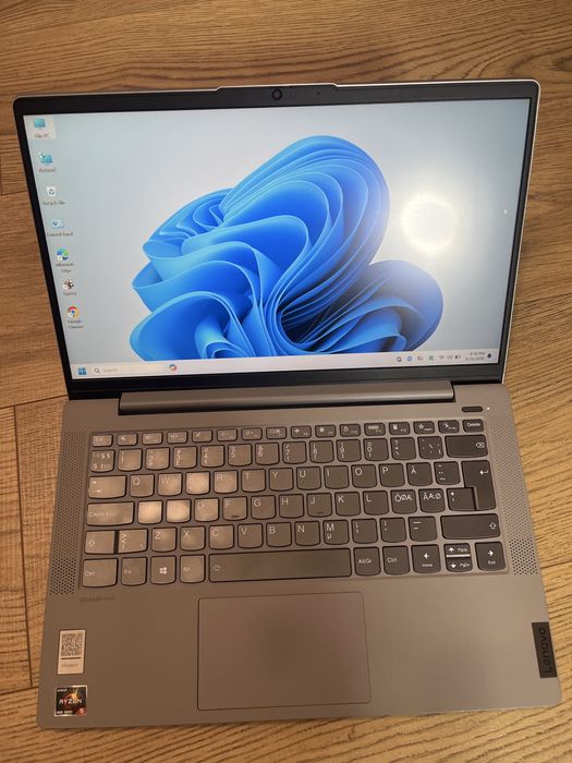 Laptop Lenovo AMD Ryzen 5 4500 Series