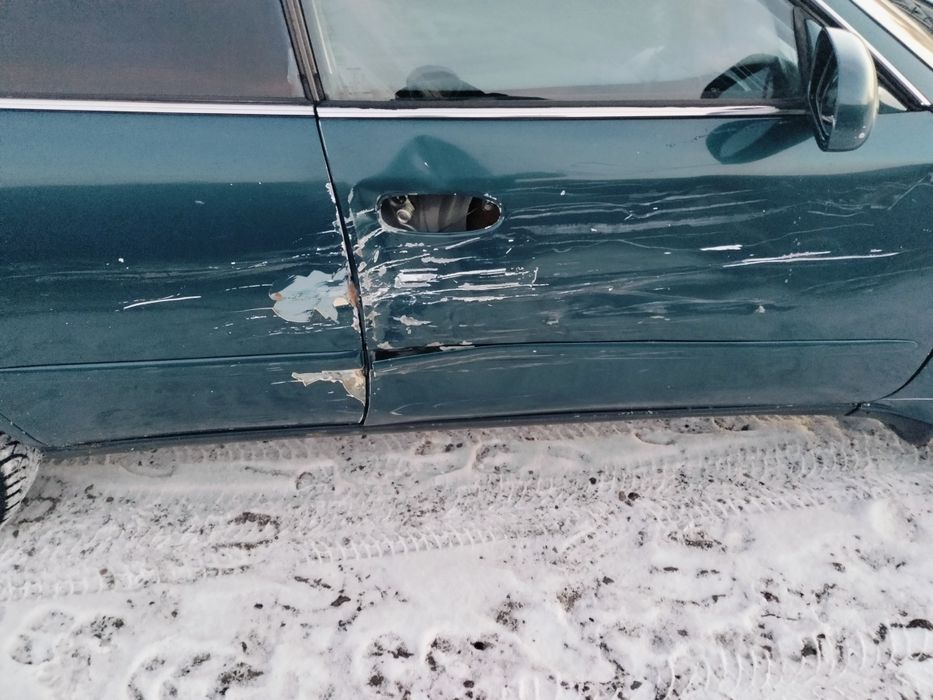 Продам срочно машину