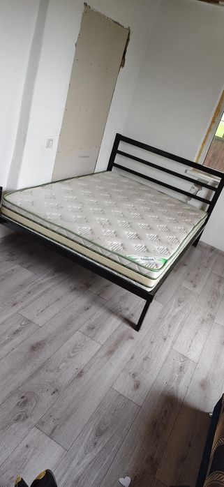 Продам 2х спальную кровать