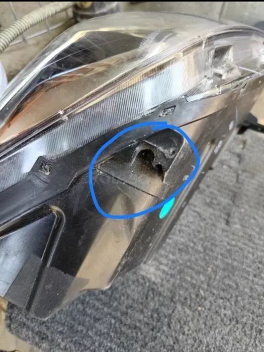 Фара  Chevrolet Tracker 24 года